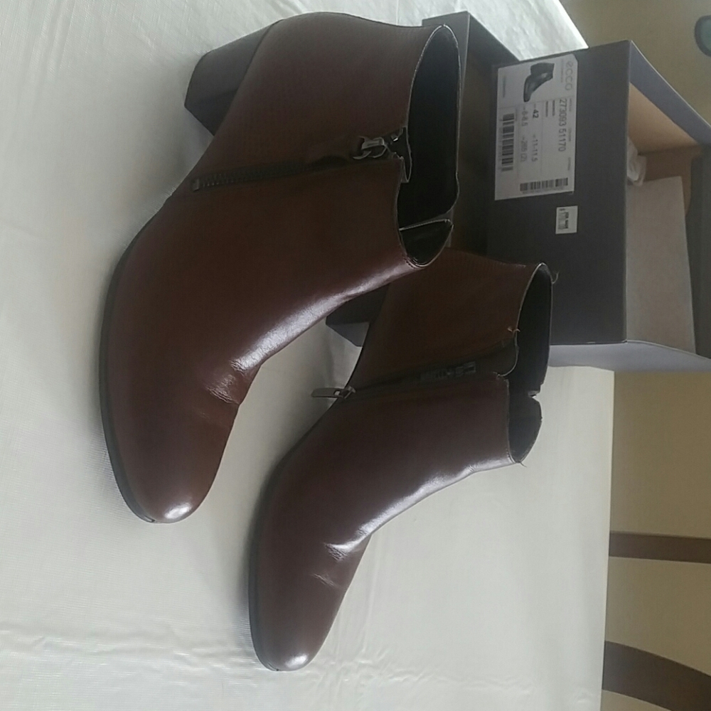 Ecco women's size 11M boots - color Mink